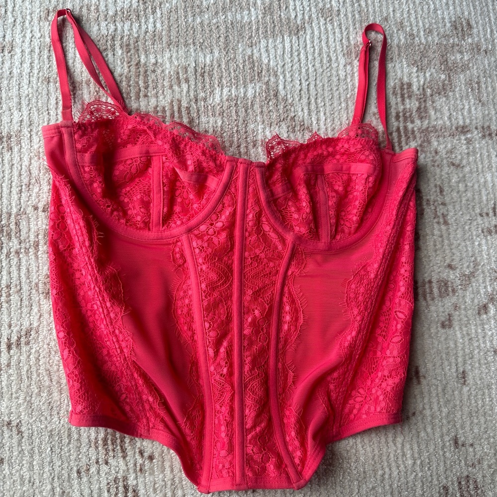 UO Out from under Modern love corset 🌺